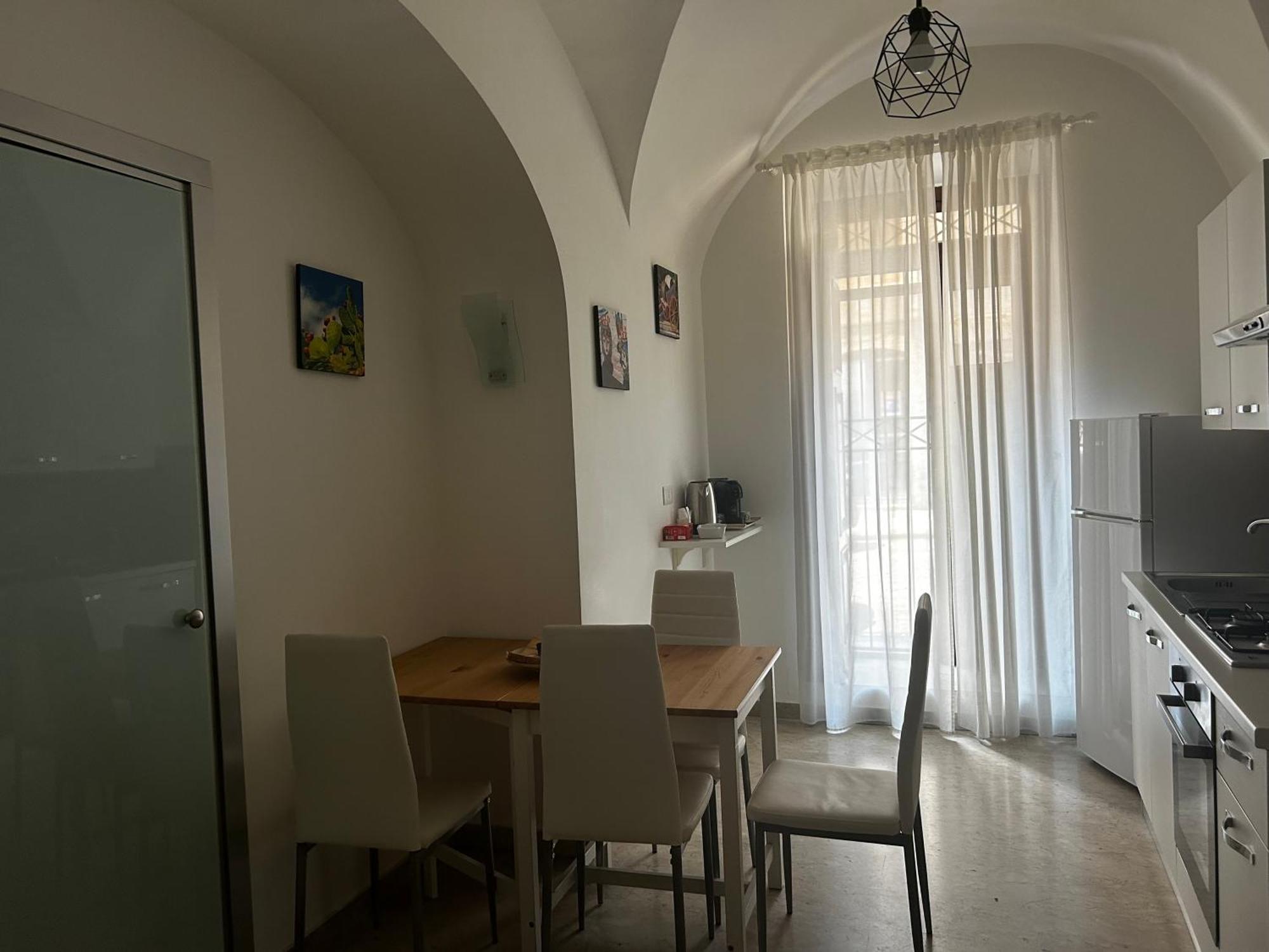 Апартаменты G House 100 Катания Экстерьер фото