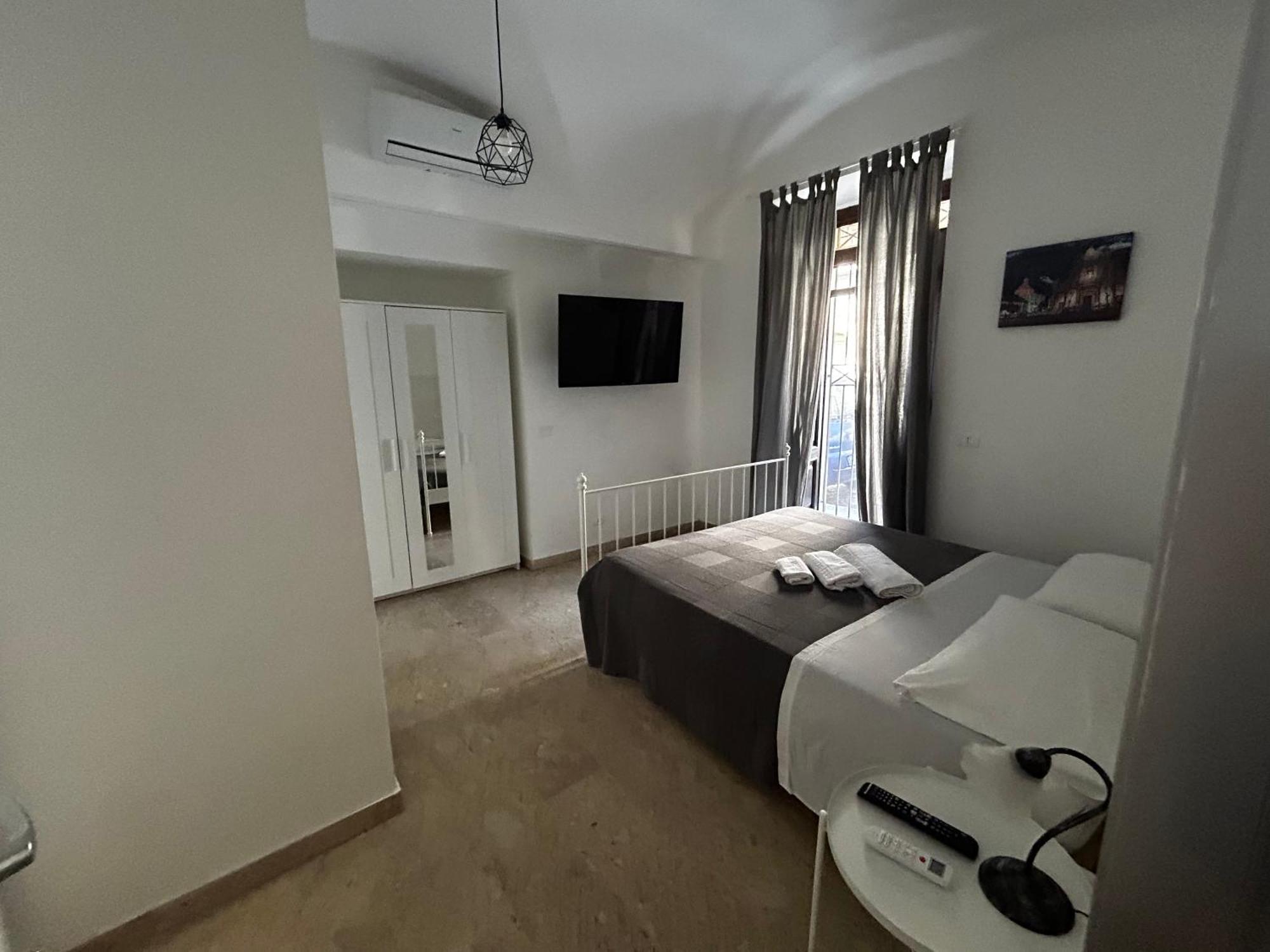 Апартаменты G House 100 Катания Экстерьер фото
